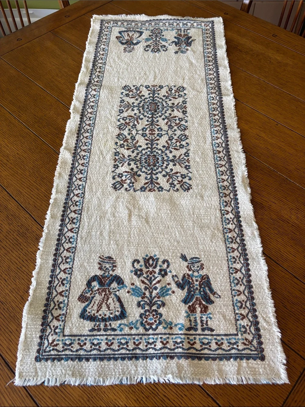 Vintage Ivory and Blue Decorative Table Runner